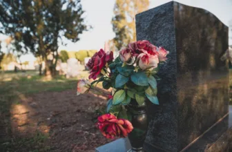 Tombstone with flowers.